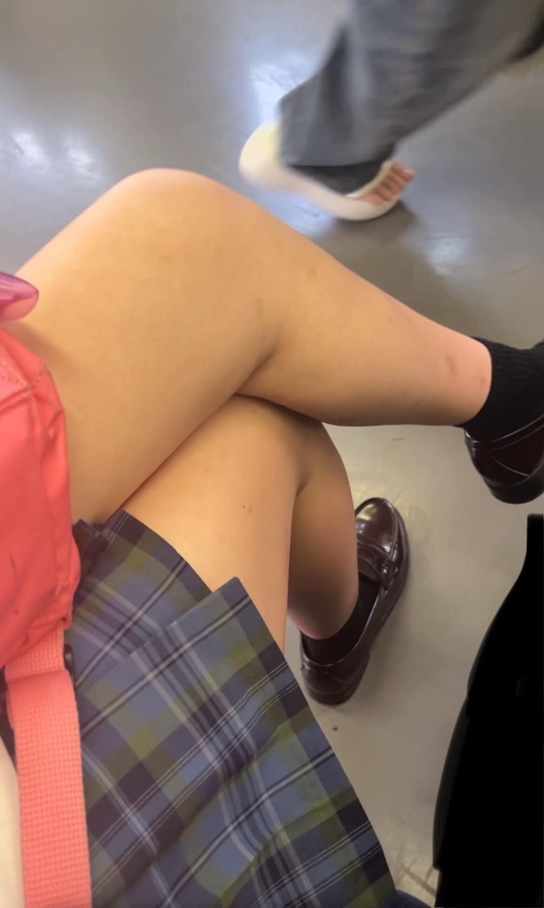 脚組みJK20