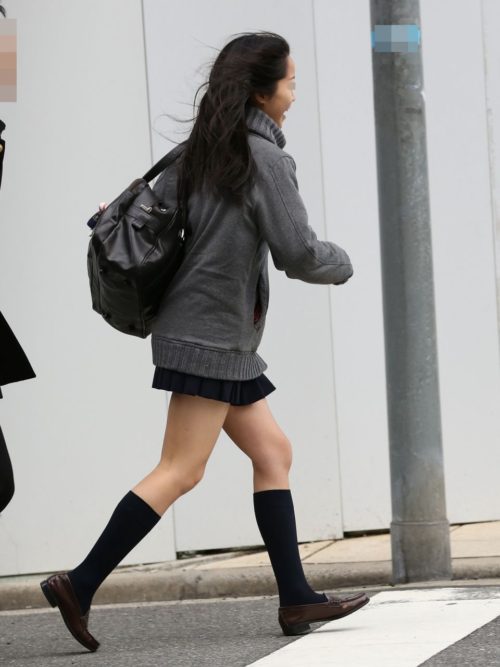 女子高生太もも64