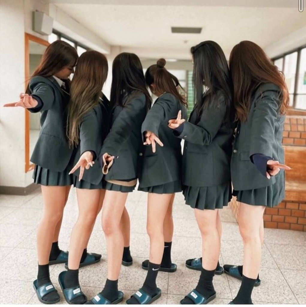 数を揃えればブサイクでも気にならない女子高生集合写真ww