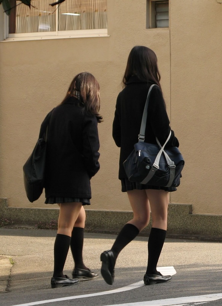 女子高生1