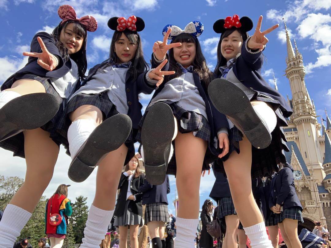 全財産を注ぎ込んで女子高を開校すればミニスカJKが撮影し放題じゃねww