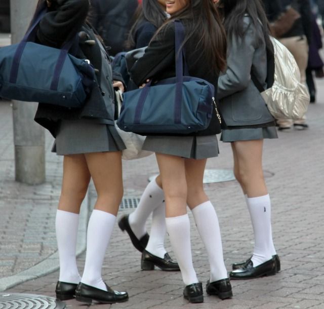 女子高生太もも76