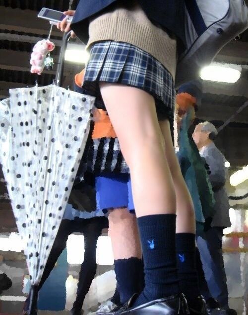 女子高生の太もも2