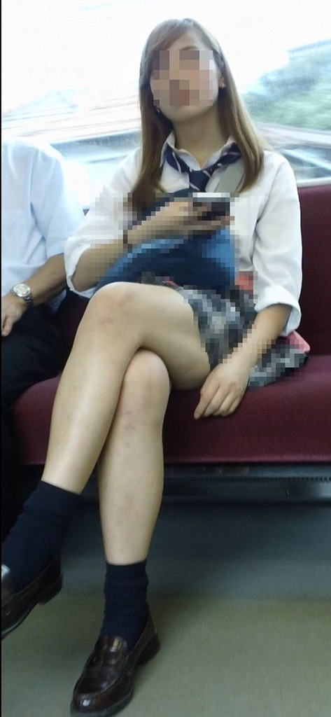 脚組みJK18