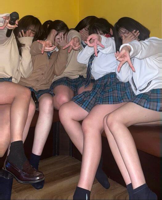 ミニスカ女子高生に囲まれたくて高校教師を目指そうとした奴ww