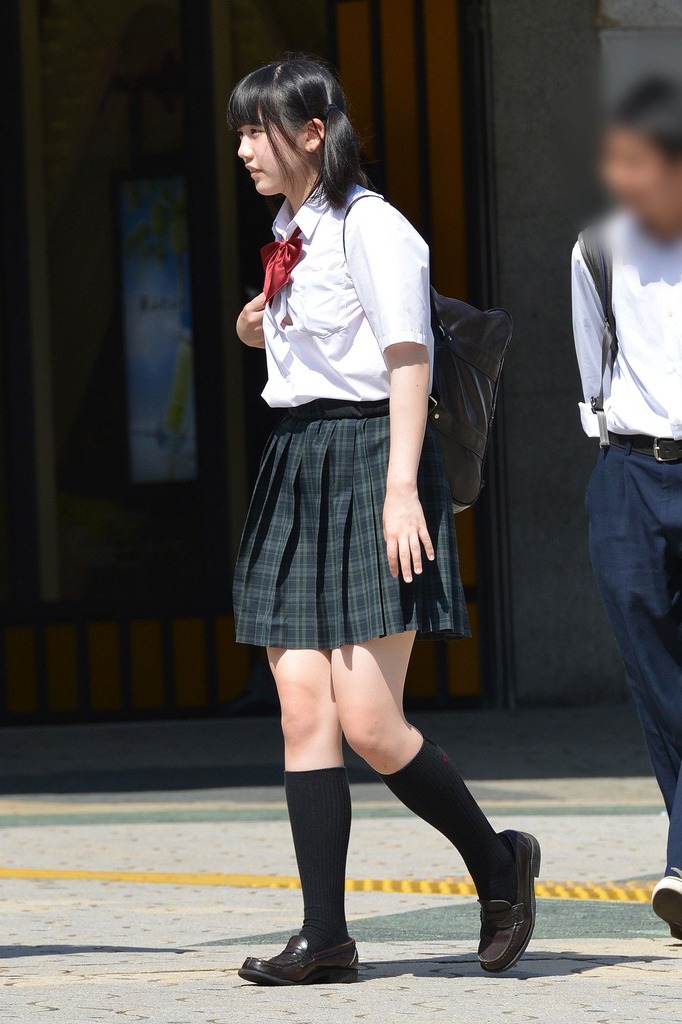 女子高生太もも1