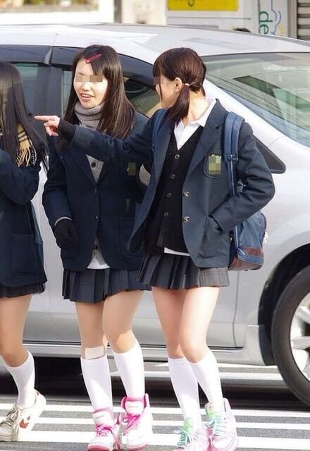 女子高生太もも75