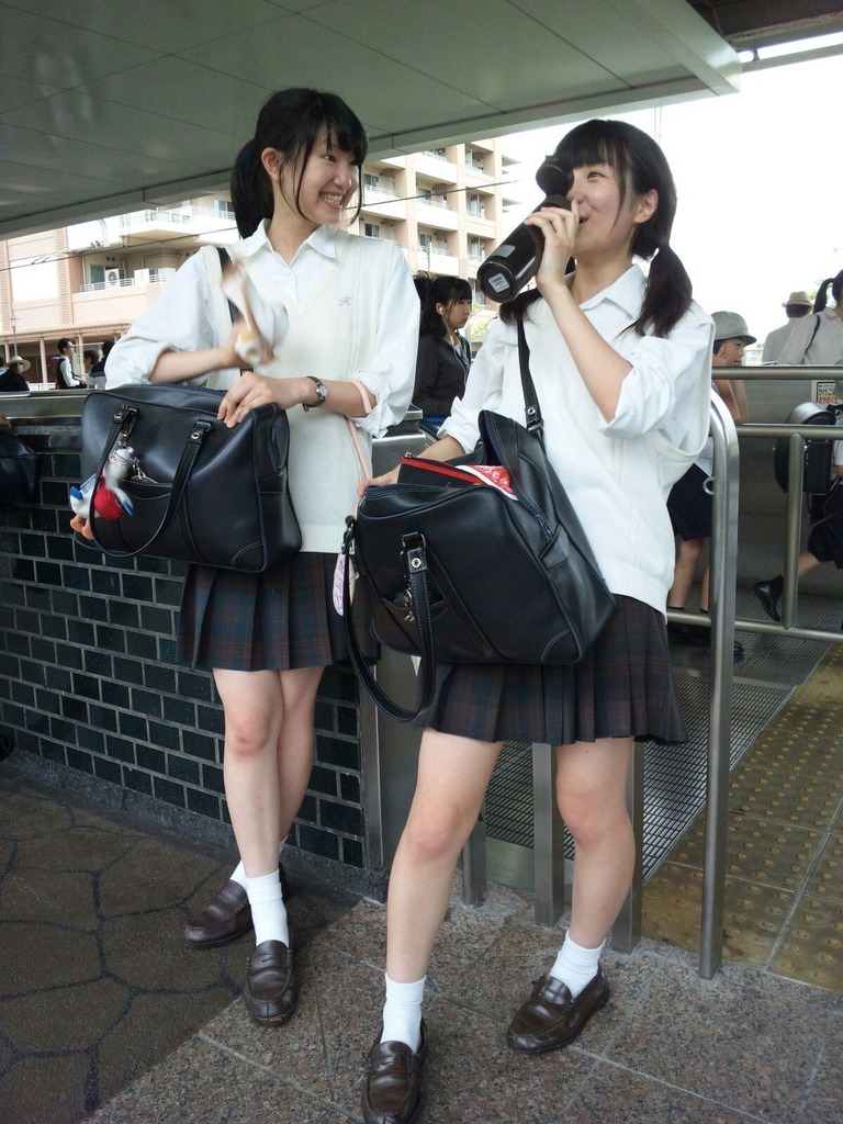女子高生太もも35