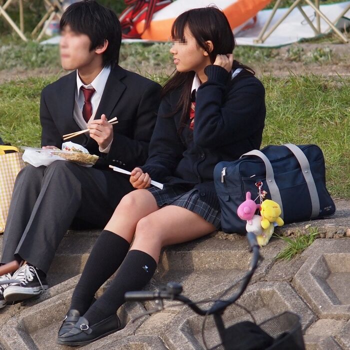 女子高生太もも75