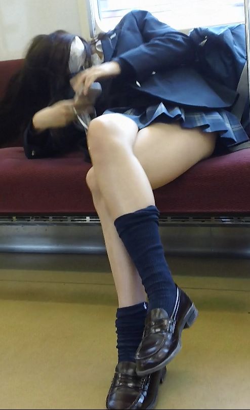 脚組みJK5