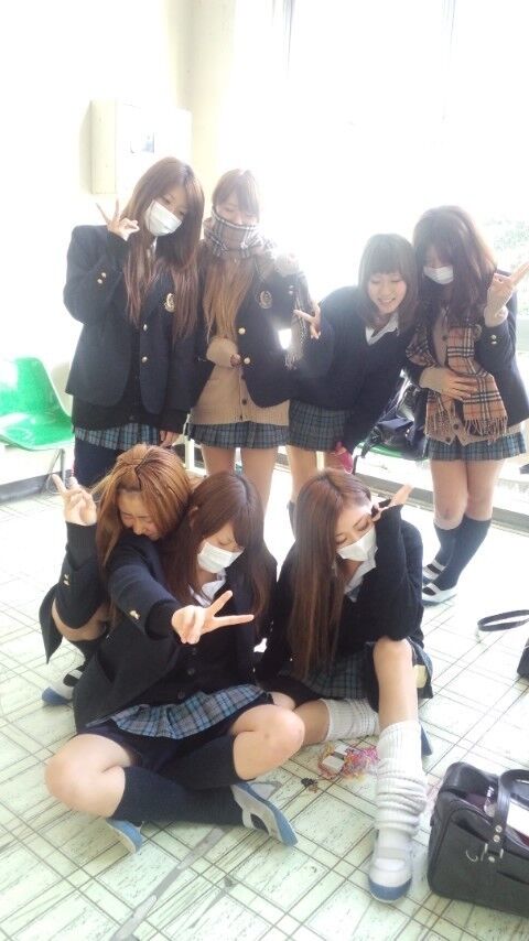 「若さ」が最強とわかる女子高生集合写真