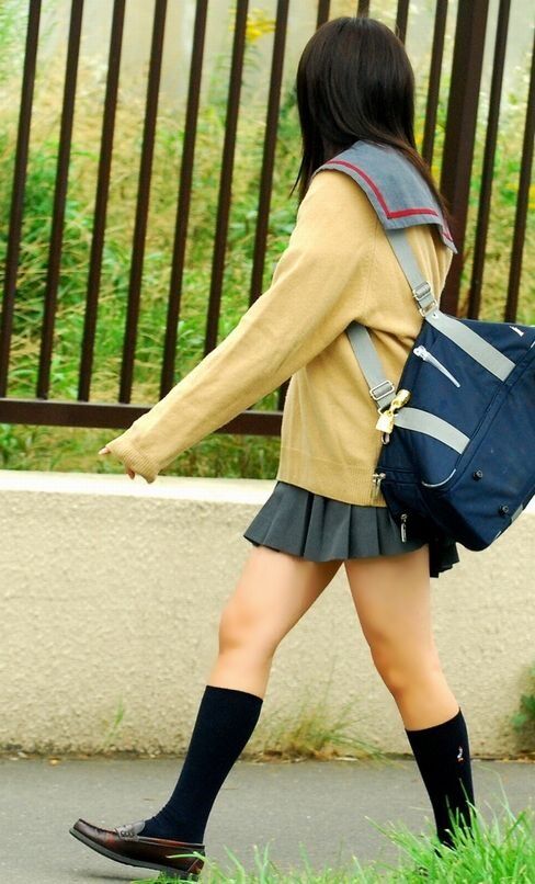 女子高生の太もも32