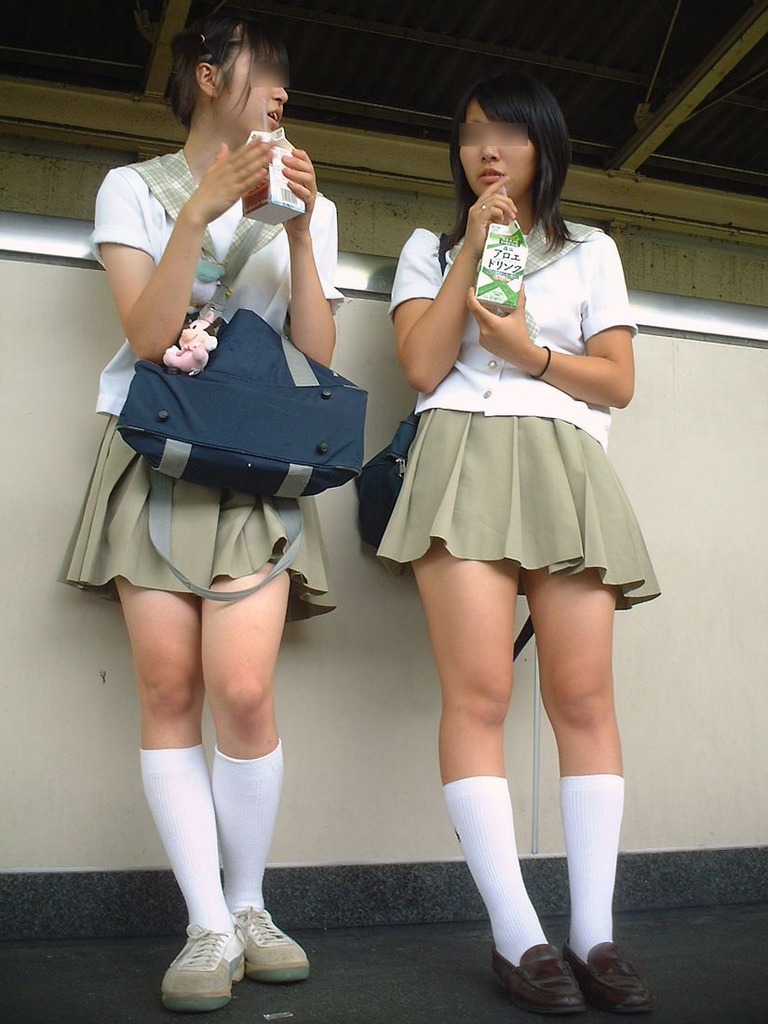 女子高生太もも68