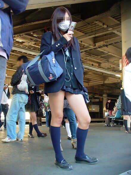 やっぱり太ももは女子高生に限るww