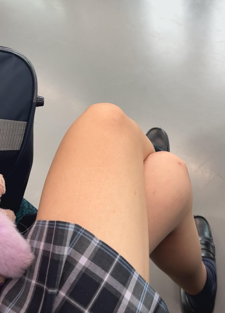 脚組みJK19