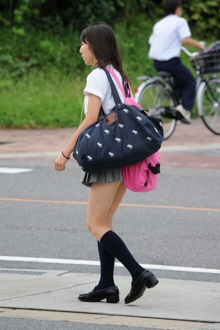 女子高生太もも3