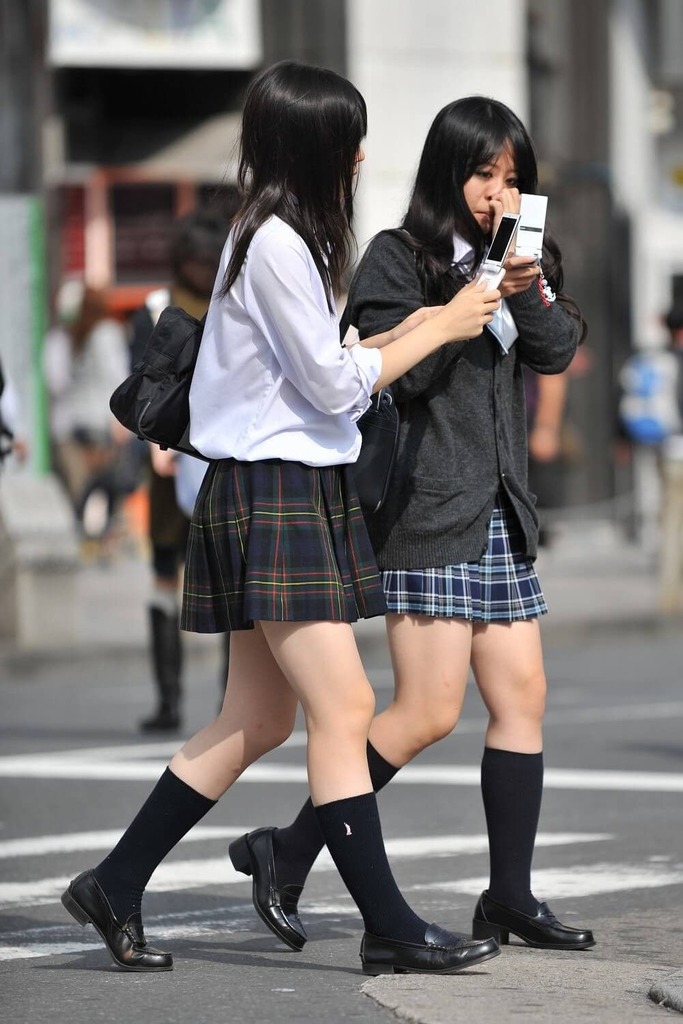 女子高生太もも1