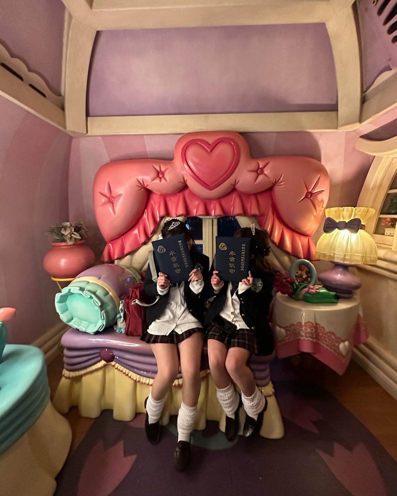 青チェJKばかり話題になって赤チェJKの制服も捨てたものじゃないぞ