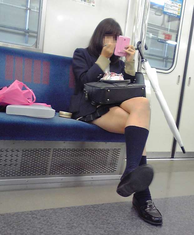 脚組みJK2