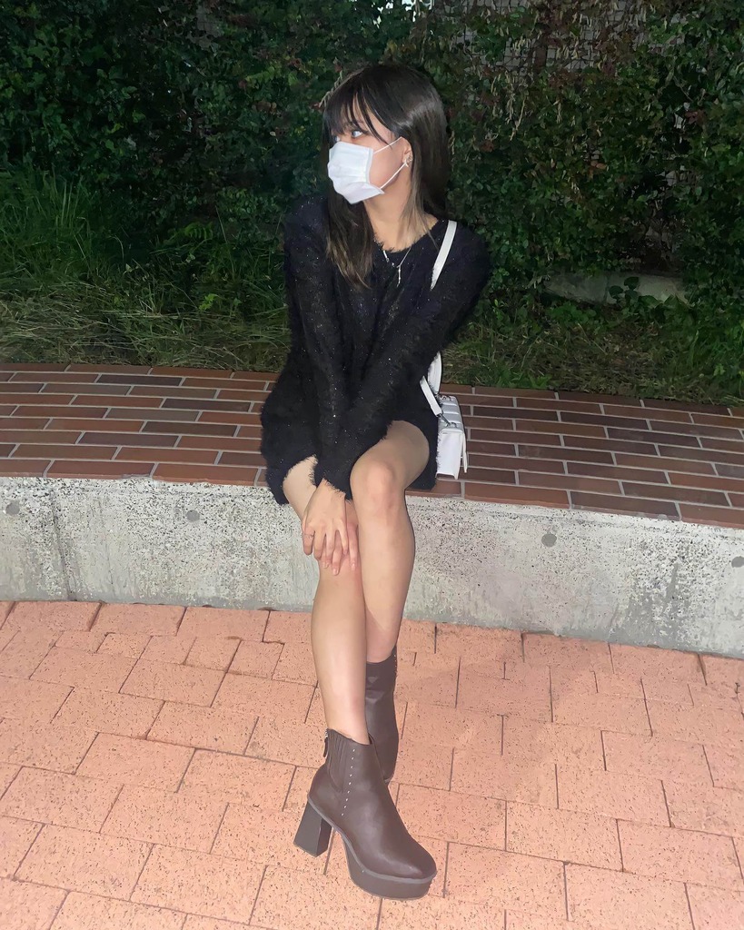 制服と私服で男を挑発してくる女子高生って何なん？