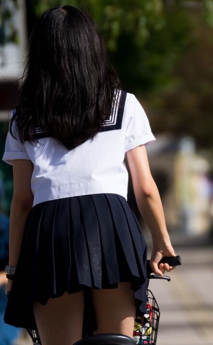 女子高生太もも75