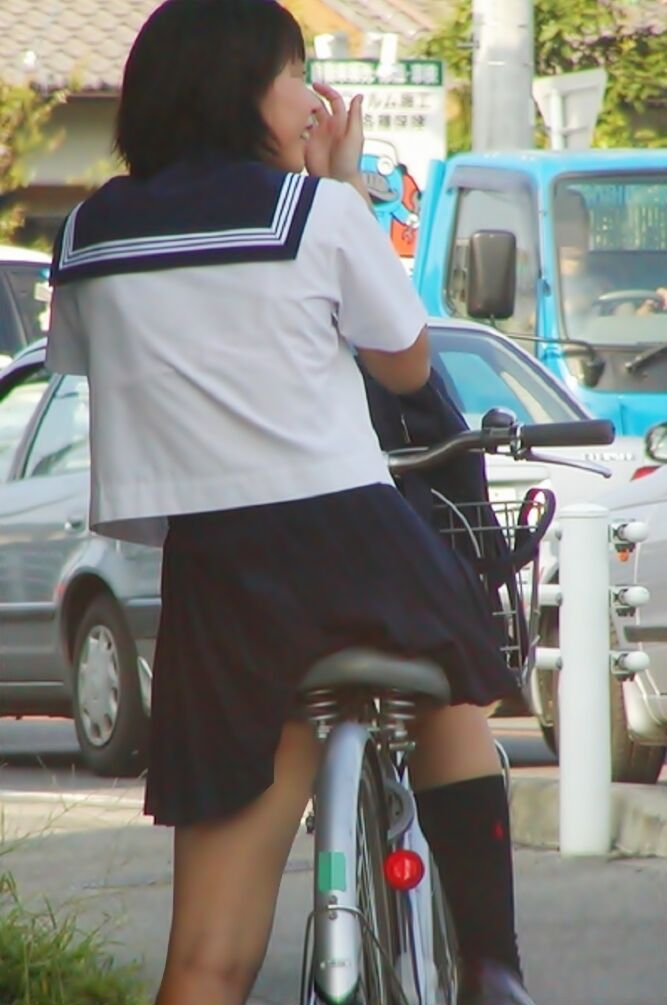 自転車じゃなくて自分に跨ってほしいと思ってしまう自転車JK