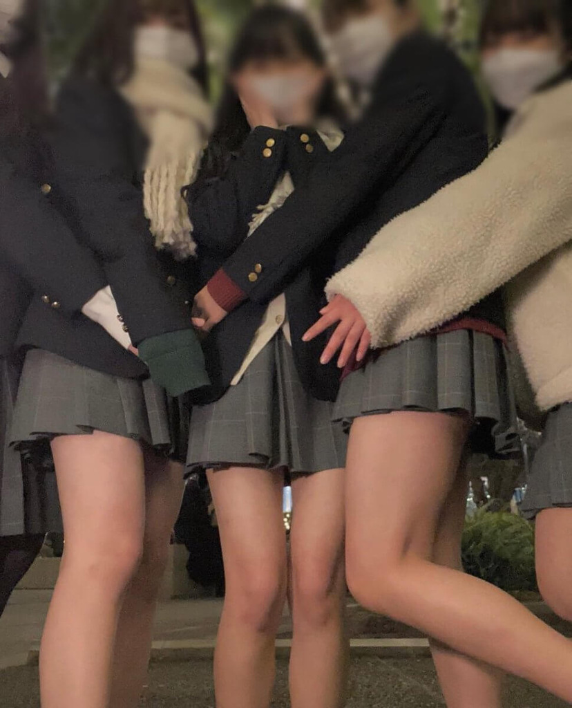 女子高生って人数が多いほど可愛く見えるよなww