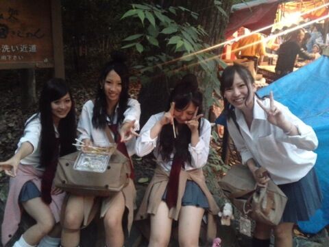 教師は毎日大量のミニスカJKに囲まれて羨ましすぎるだろ