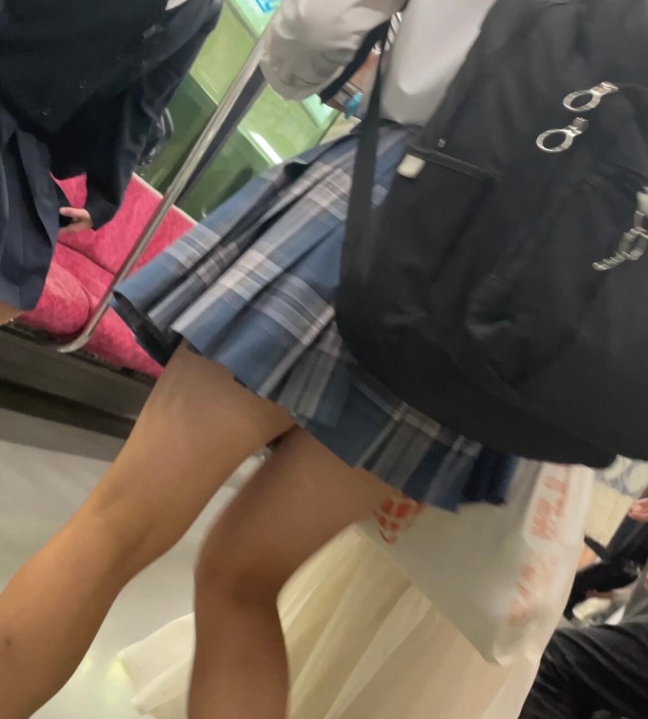 電車女子高生17
