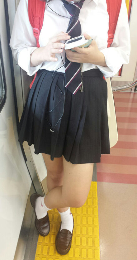 女子高生太もも37