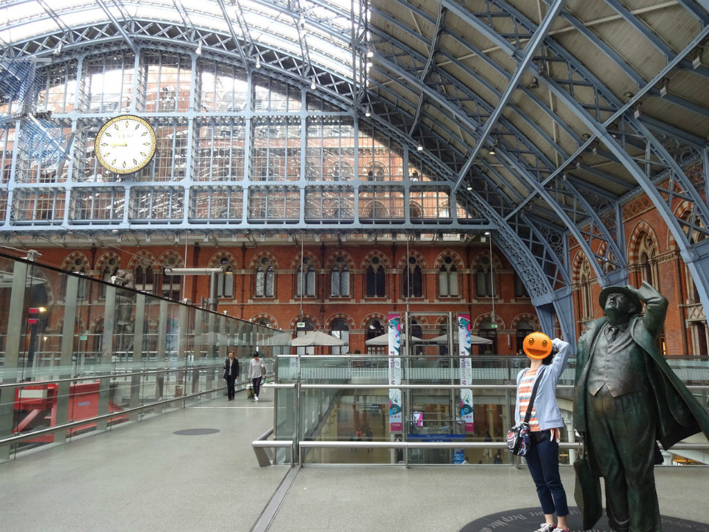 猛暑の日本よ さようなら 行くぞロンドン 大英帝国のロマンに触れる旅 キングスクロス セントパンクラス駅 オカンカンの徒然なるままに