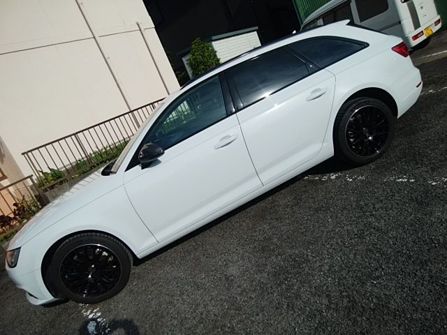 欧州車の窓のアルミモールにラッピング ボディコーティング