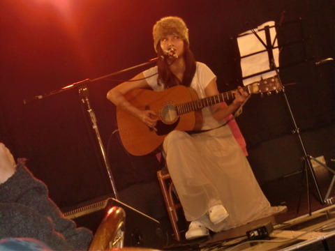 201156_923540230_136large