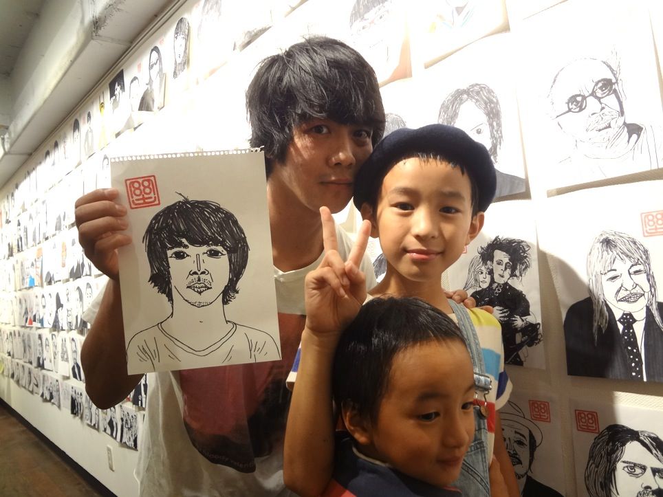 14年の夏休み家族ツアー の記録 ２ 大盛り上がり モンドくん個展のレセプションパーティー ボギーの悪趣味音楽作法