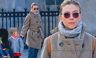 【娘は元夫にそっくり…！？】スカーレット・ヨハンソンが娘のローズとお出かけ！Scarlett Johansson steps out for a walk with daughter in NYC