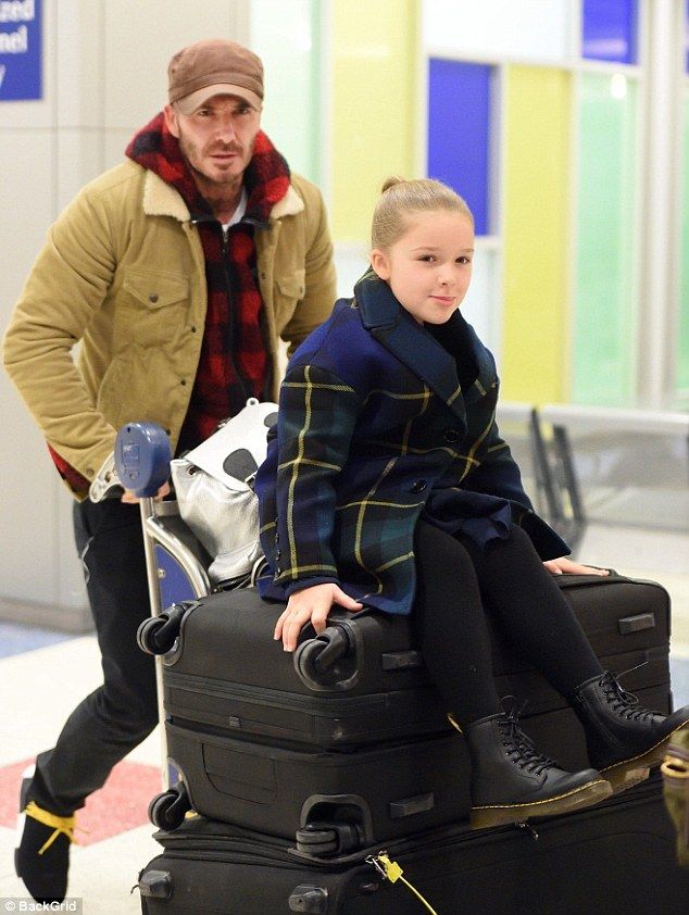 歯抜けフェイスが激カワ デイヴィッド ベッカムが娘ハーパーとjfk 空港に到着 David Beckham And Harper Arrive At Jfk Airport インスタ ぽっちゃり マリポサのセレブリティー Gossip 歯抜けフェイスが激カワ デイヴィッド ベッカムが娘ハーパーとjfk 空港に到着 David Beckham And Harper Arrive At Jfk Airport インスタ ぽっちゃり マリポサのセレブリティー Gossip