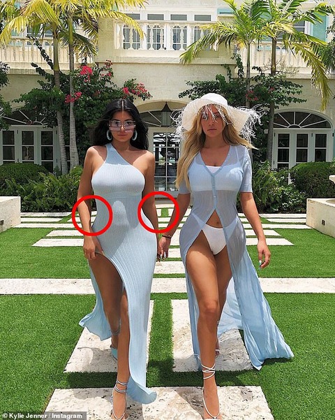 フォトショ加工しまくりがバレた カイリー ジェンナーが友人たちとバケーション Kylie Jenner On Vacation In Turks And Caicos マリポサのセレブリティウォッチ フォトショ加工しまくりがバレた カイリー ジェンナーが友人たちとバケーション Kylie Jenner On Vacation In Turks And Caicos マリポサのセレブリティウォッチ