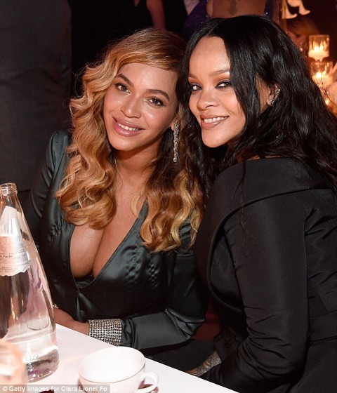 スパンクスが丸見え 産後3ヶ月のビヨンセが夫ジェイzとリアーナ主催のパーティーにお出かけ Beyonce Joins Jay Z At Rihanna S Diamond Ball 子供 太った 激太り マリポサのセレブリティウォッチ