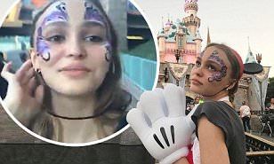 フェイスペイントがかわいい リリー ローズ デップが恋人のアッシュ スタイメストとディズニーランドデート Lily Rose Depp And Boyfriend Ash At Disneyland インスタ 整形 彼氏 マリポサのセレブリティウォッチ