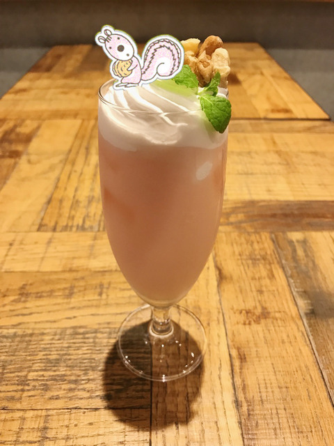 シマリスくんのいちごミルク