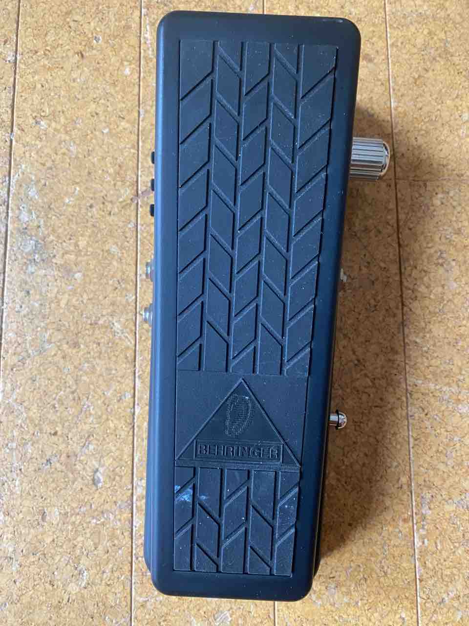 光学式ワウ BEHRINGER HB01 Hellbabe : 楽器いじり