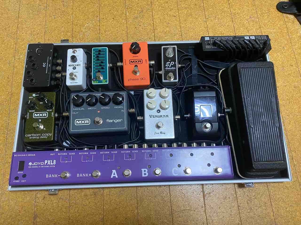 エフェクター　ペダルボード　パッチケーブル大量まとめ エフェクターボード整理のご依頼 | テスコムスタジオメロウ