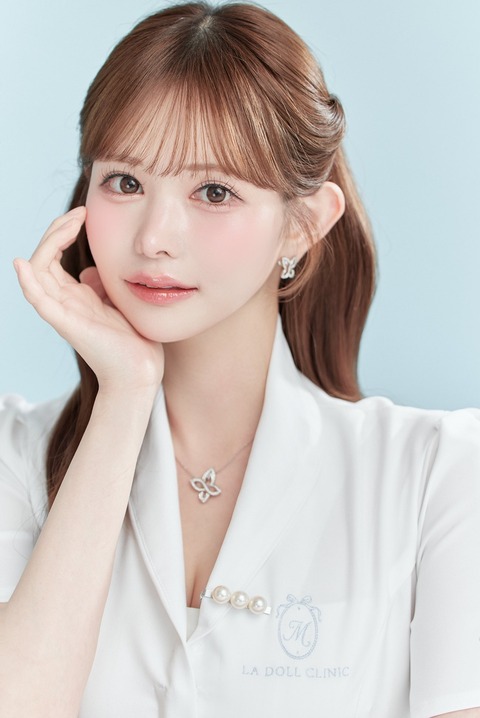 【画像】美人すぎる女医が誕生！！！めちゃくちゃいいべ…😍