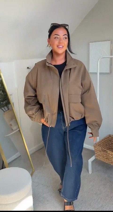 【画像】まんさん、めちゃくちゃ着痩せしてしまうwwwwwwwww