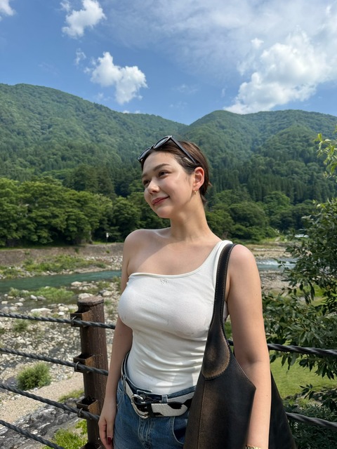 【画像】村重杏奈さん(28)のおっぱいがコチラwwwwwwwwwwww