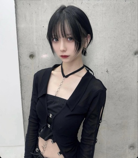 【画像】この2人が同一人物だって信じられる？？
