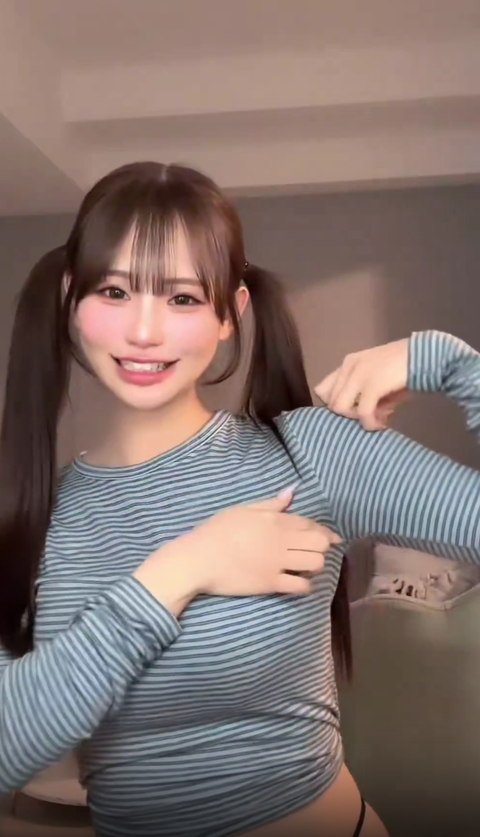 こういう細くておっぱい大きいお姉さんって良いよなw