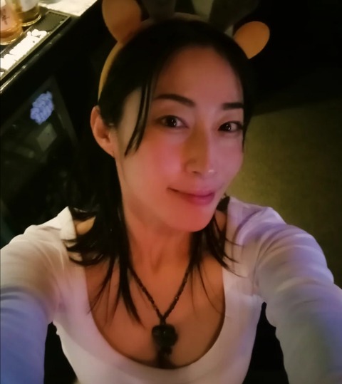 【悲報】元グラドル佐藤寛子さん(41)「ヌードは本当はやりたくなかった」