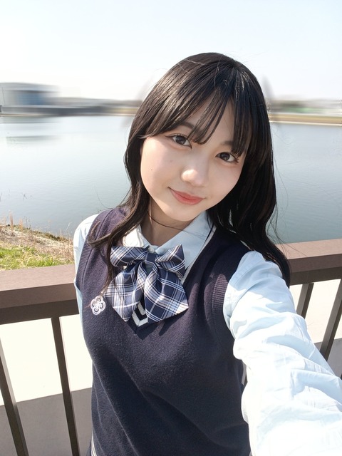 【画像】グラビア界に期待の16歳高校一年生が現れる