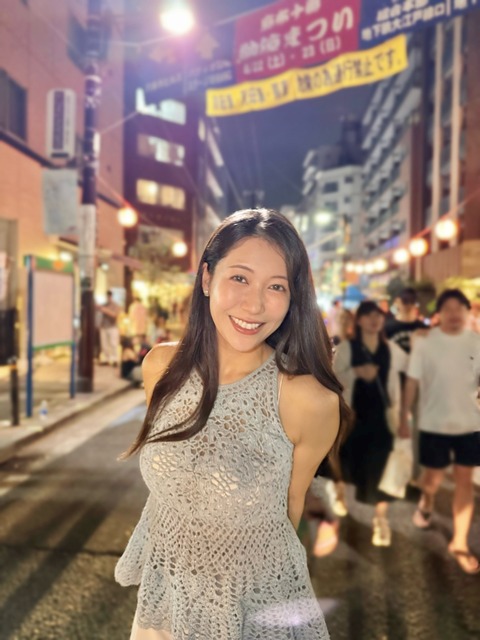 170cm“美しすぎる気象予報士（40）”肩出しタンクトップを公開